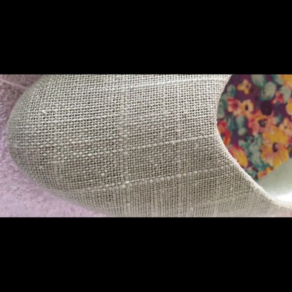 Linen Flats, Size 9. Lovely summer breathable flats in light green. Brand new. - Picture 8 of 9